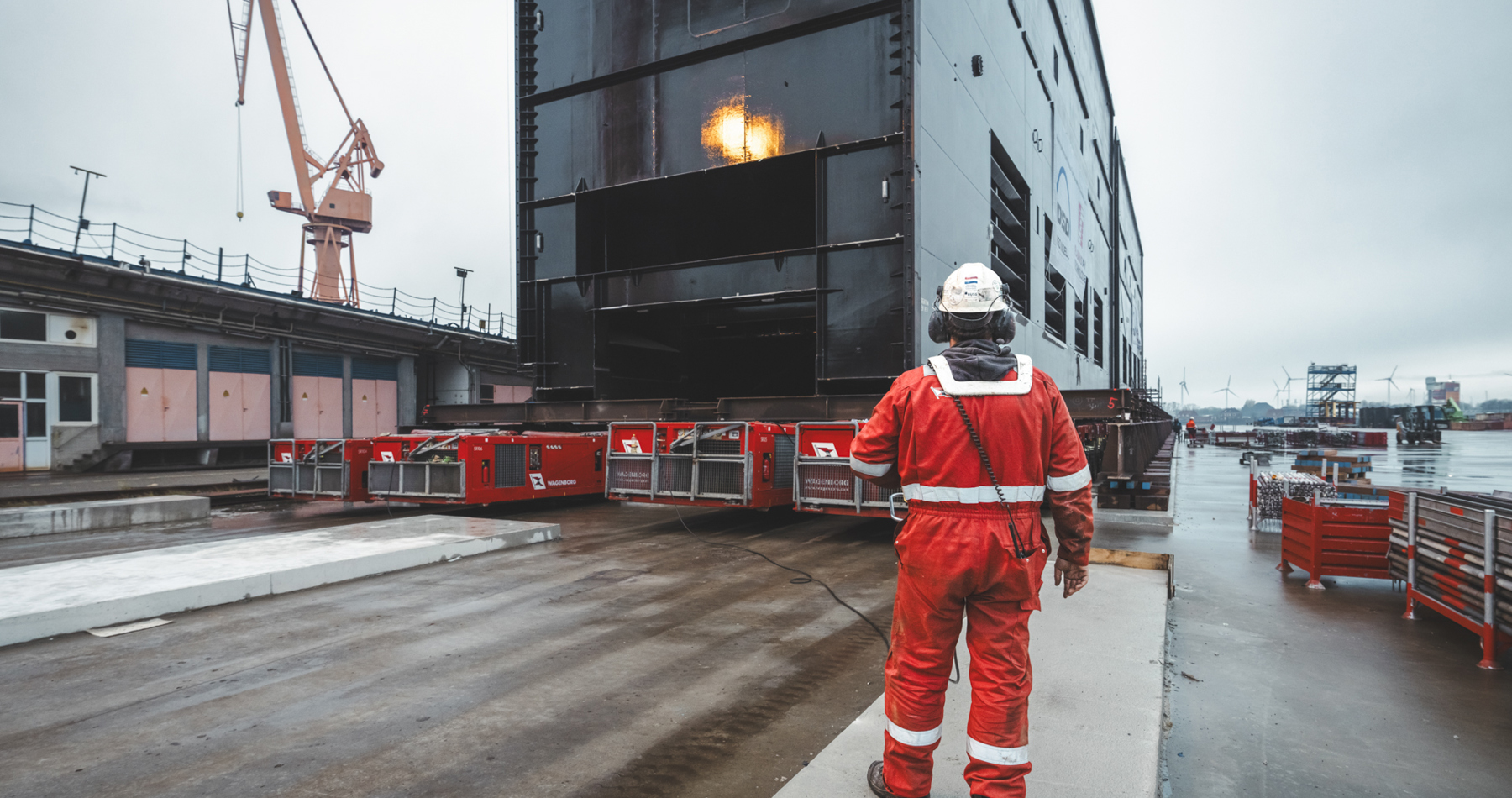 Masterful transport of immense lock gates by Wagenborg